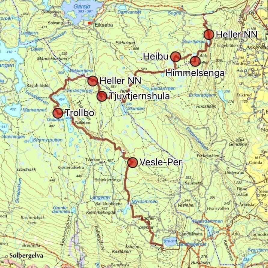 Kart over hellere og hytter under Tverråsen